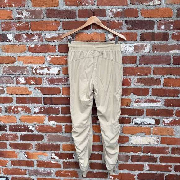 Lululemon Beyond the Studio 7/8 Jogger Size 6 - Picture 3 of 10